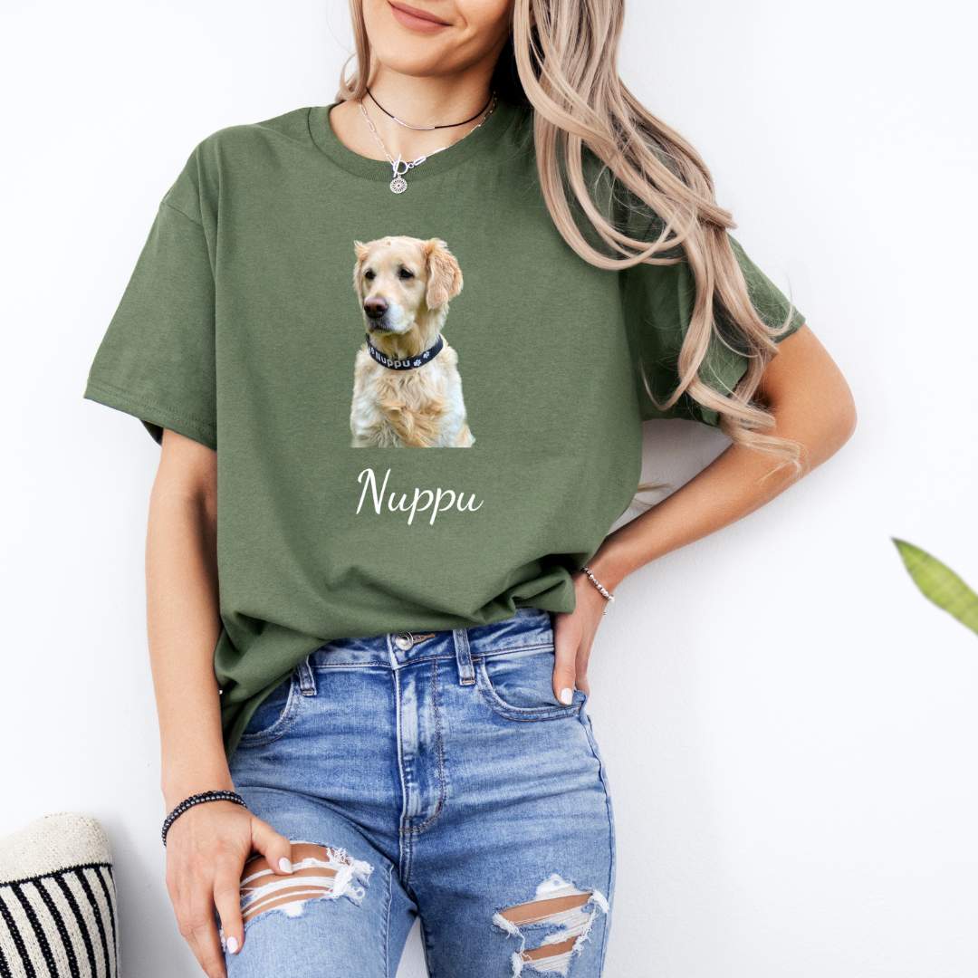 T-paita kuvalla ja tekstillä - ilman taustaa