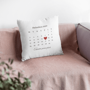 Tyynynpäällinen - Kalenteri omalla päivämäärällä ja tekstillä